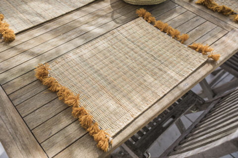 set de table pompons doré