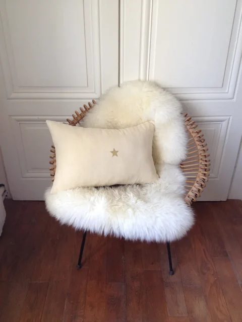 Coussin écru en lin ancien avec motif Etoile Or 