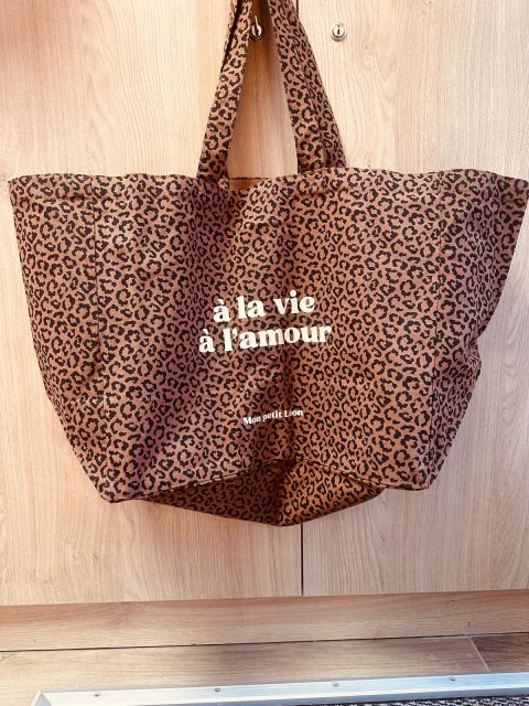 Cabas XXL Léopard marron À la Vie, À l’Amour